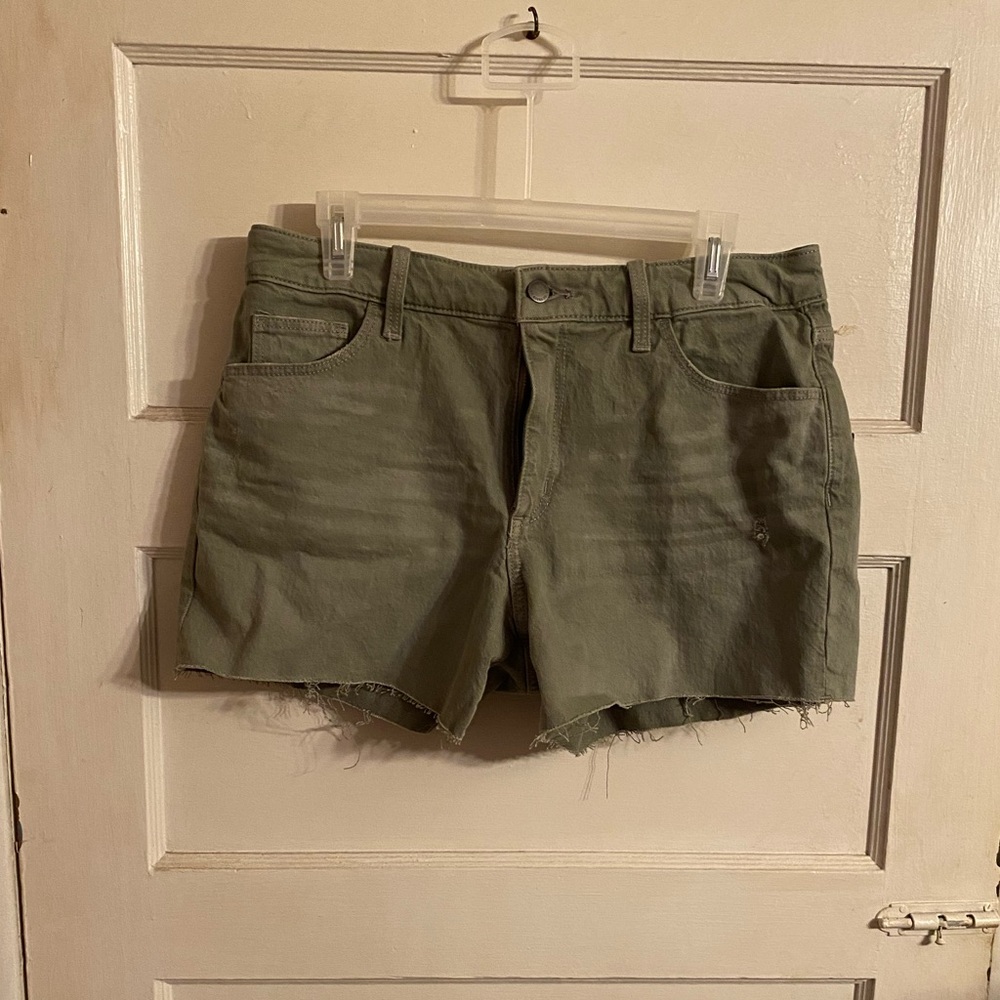 New Universal Thread Green Distressted Vintage Mid Jean Shorts Size 12
